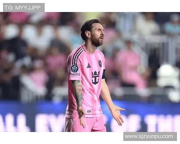 进攻如虹的足球巨星们如何在赛场上撕裂防线创造奇迹