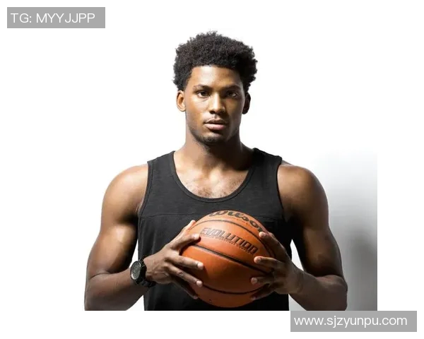 篮球明星们的完美腹肌照展现运动魅力与健身成果的精彩瞬间